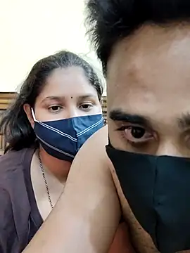 Snapshot of IND_COUPLE1 chatting on February 5, 2025, 6:15 pm IND COUPLE1 online show from February 5, 2025, 6:15 pm