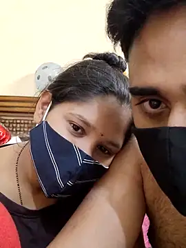 Snapshot of IND_COUPLE1 chatting on February 14, 2025, 4:09 pm IND COUPLE1 online show from February 14, 2025, 4:09 pm