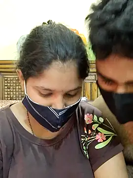 Snapshot of IND_COUPLE1 chatting on February 16, 2025, 6:10 pm IND COUPLE1 online show from February 16, 2025, 6:10 pm