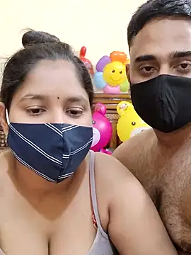 Snapshot of IND_COUPLE1 chatting on February 27, 2025, 1:38 pm IND COUPLE1 online show from February 27, 2025, 1:38 pm