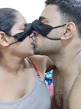 Snapshot of IND_COUPLE1 chatting on March 1, 2025, 2:13 pm IND COUPLE1 online show from March 1, 2025, 2:13 pm