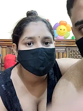 Snapshot of IND_COUPLE1 chatting on March 3, 2025, 2:26 pm IND COUPLE1 online show from March 3, 2025, 2:26 pm