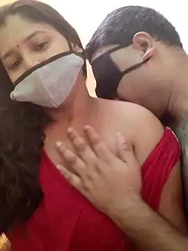 Snapshot of IND_COUPLE1 chatting on March 18, 2026, 6:05 am IND COUPLE1 online show from March 18, 2026, 6:05 am