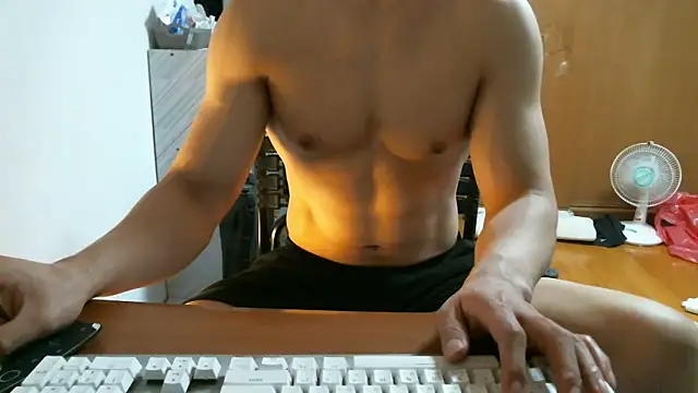 Stellan 0412 online show from May 9, 2026, 4:56 pm