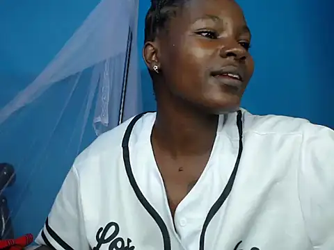 TrishaKalid online show from October 31, 2025, 12:39 pm