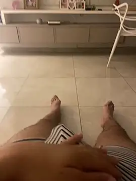 Snapshot of Juanes432 chatting on February 16, 2026, 4:41 am Juanes432 online show from February 16, 2026, 4:41 am