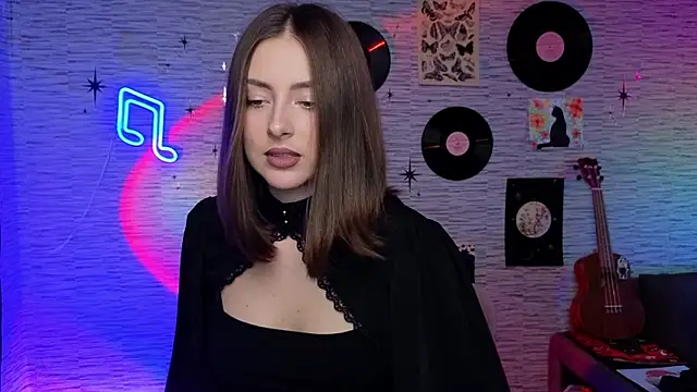 Snapshot of GloriaElmer chatting on December 2, 2024, 3:25 pm GloriaElmer online show from December 2, 2024, 3:25 pm