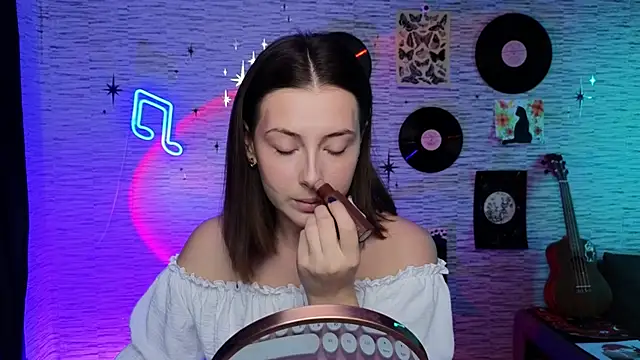 Snapshot of GloriaElmer chatting on December 6, 2024, 5:42 am GloriaElmer online show from December 6, 2024, 5:42 am