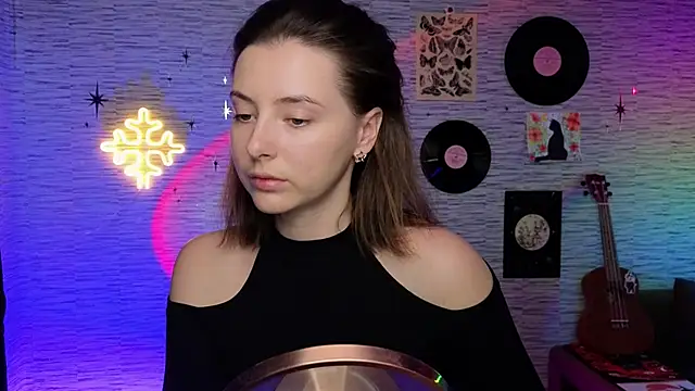 Snapshot of GloriaElmer chatting on December 9, 2024, 3:00 pm GloriaElmer online show from December 9, 2024, 3:00 pm