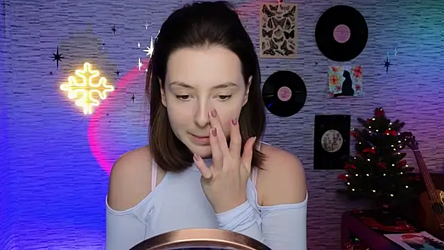 Snapshot of GloriaElmer chatting on December 11, 2024, 4:42 pm GloriaElmer online show from December 11, 2024, 4:42 pm