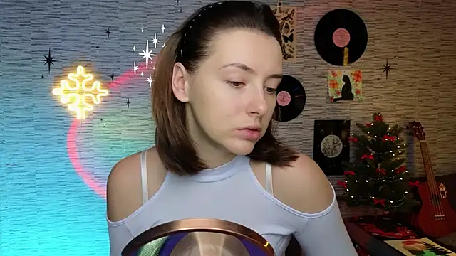 Snapshot of GloriaElmer chatting on December 12, 2024, 6:14 am GloriaElmer online show from December 12, 2024, 6:14 am