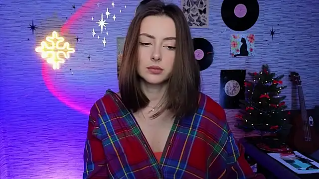 Snapshot of GloriaElmer chatting on December 16, 2024, 2:05 pm GloriaElmer online show from December 16, 2024, 2:05 pm