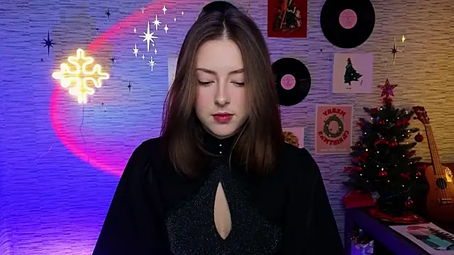 Snapshot of GloriaElmer chatting on December 20, 2024, 9:11 am GloriaElmer online show from December 20, 2024, 9:11 am