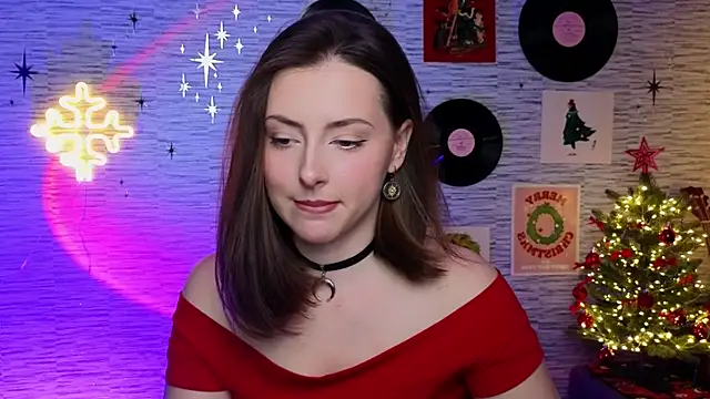 Snapshot of GloriaElmer chatting on December 27, 2024, 9:39 am GloriaElmer online show from December 27, 2024, 9:39 am