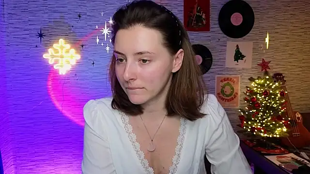 Snapshot of GloriaElmer chatting on January 6, 2025, 3:08 pm GloriaElmer online show from January 6, 2025, 3:08 pm