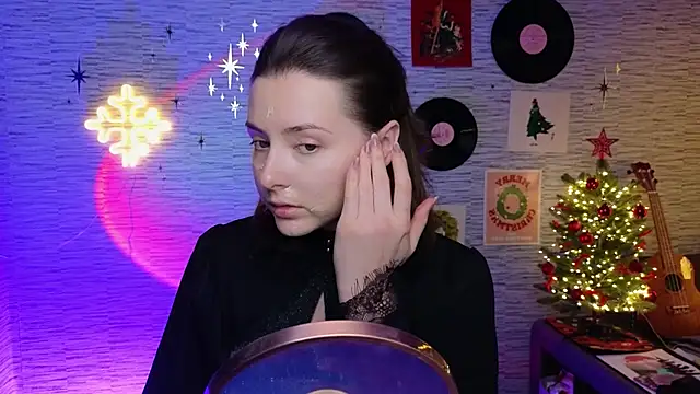 Snapshot of GloriaElmer chatting on January 8, 2025, 3:17 pm GloriaElmer online show from January 8, 2025, 3:17 pm