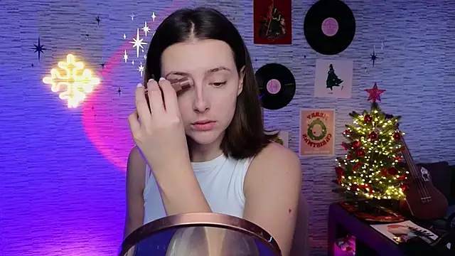 Snapshot of GloriaElmer chatting on January 10, 2025, 9:44 am GloriaElmer online show from January 10, 2025, 9:44 am