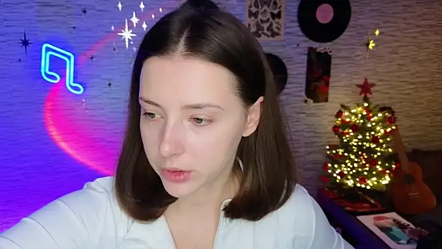 Snapshot of GloriaElmer chatting on January 28, 2025, 8:36 am GloriaElmer online show from January 28, 2025, 8:36 am