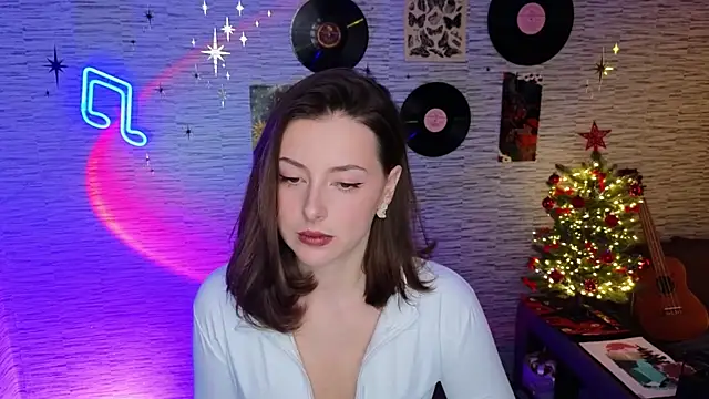 Snapshot of GloriaElmer chatting on January 28, 2025, 11:38 am GloriaElmer online show from January 28, 2025, 11:38 am