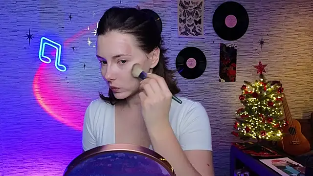 Snapshot of GloriaElmer chatting on January 29, 2025, 8:18 am GloriaElmer online show from January 29, 2025, 8:18 am