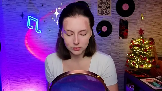 Snapshot of GloriaElmer chatting on January 30, 2025, 8:32 am GloriaElmer online show from January 30, 2025, 8:32 am