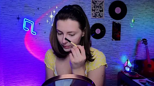 Snapshot of GloriaElmer chatting on February 7, 2025, 6:03 am GloriaElmer online show from February 7, 2025, 6:03 am