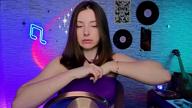 Snapshot of GloriaElmer chatting on February 12, 2025, 6:40 am GloriaElmer online show from February 12, 2025, 6:40 am