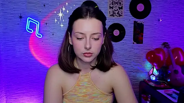 Snapshot of GloriaElmer chatting on February 14, 2025, 10:17 am GloriaElmer online show from February 14, 2025, 10:17 am