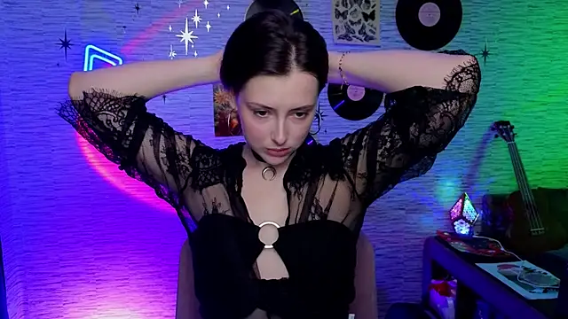 Snapshot of GloriaElmer chatting on February 19, 2025, 11:06 am GloriaElmer online show from February 19, 2025, 11:06 am