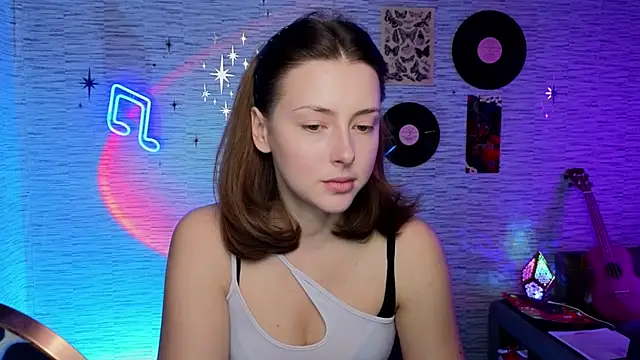 Snapshot of GloriaElmer chatting on February 21, 2025, 7:45 am GloriaElmer online show from February 21, 2025, 7:45 am