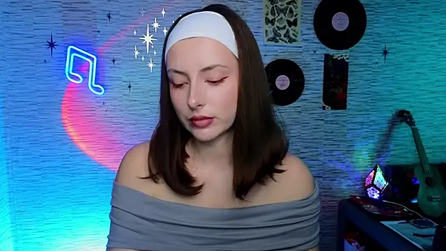 Snapshot of GloriaElmer chatting on March 4, 2025, 9:29 am GloriaElmer online show from March 4, 2025, 9:29 am