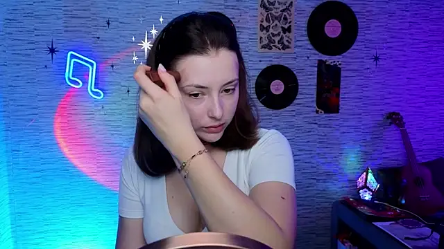 Snapshot of GloriaElmer chatting on March 6, 2025, 6:41 am GloriaElmer online show from March 6, 2025, 6:41 am