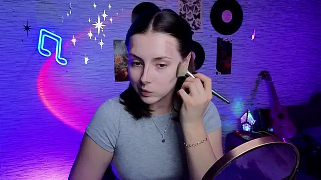 Snapshot of GloriaElmer chatting on March 17, 2025, 5:27 pm GloriaElmer online show from March 17, 2025, 5:27 pm