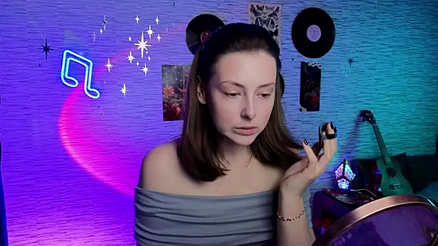 Snapshot of GloriaElmer chatting on March 19, 2025, 6:46 am GloriaElmer online show from March 19, 2025, 6:46 am