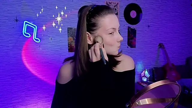 Snapshot of GloriaElmer chatting on March 21, 2025, 6:38 am GloriaElmer online show from March 21, 2025, 6:38 am