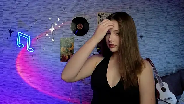 Snapshot of GloriaElmer chatting on October 13, 2025, 5:07 am GloriaElmer online show from October 13, 2025, 5:07 am