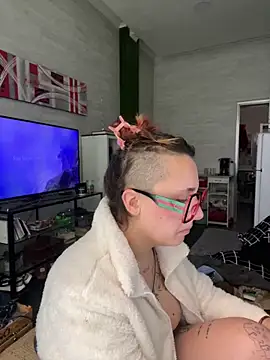 Hawitxui online show from December 15, 2025, 9:35 am