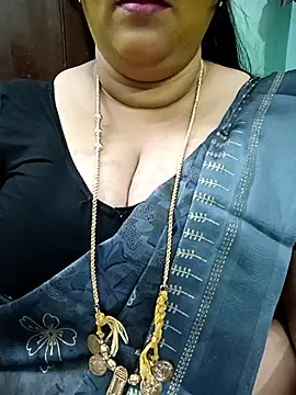 ashikaa r online show from December 21, 2025, 5:53 pm