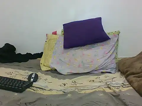 Cessylolla online show from March 20, 2025, 2:32 pm