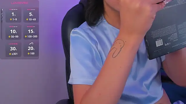 miah connor online show from October 19, 2025, 7:47 pm