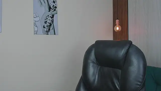 miah connor online show from November 28, 2025, 7:38 pm