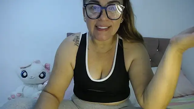 mirand zackyx online show from April 8, 2026, 12:27 pm