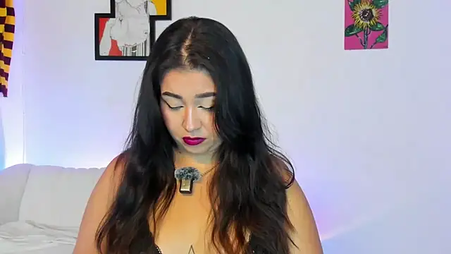 LiahDiaz online show from November 27, 2025, 1:35 pm