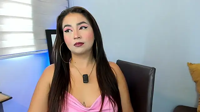 Snapshot of LiahDiaz chatting on April 17, 2026, 2:20 pm LiahDiaz online show from April 17, 2026, 2:20 pm