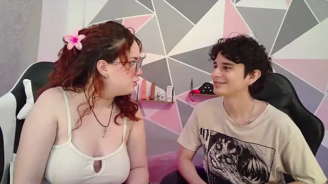 AndrewAnndCherry online show from April 10, 2026, 9:08 pm