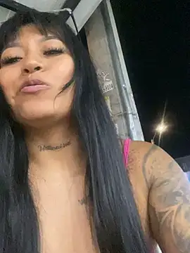 Snapshot of luisa16xxx chatting on December 11, 2024, 1:26 am luisa16xxx online show from December 11, 2024, 1:26 am