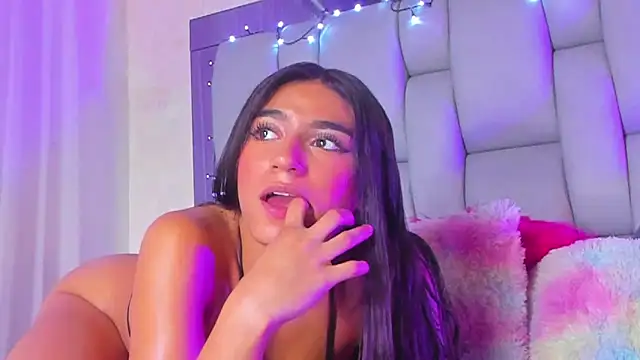 sophiieTaylor1 online show from February 27, 2025, 9:11 am