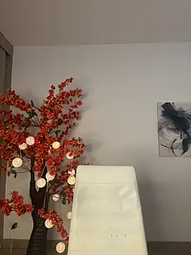 VictoriaHiill online show from February 19, 2026, 6:37 pm