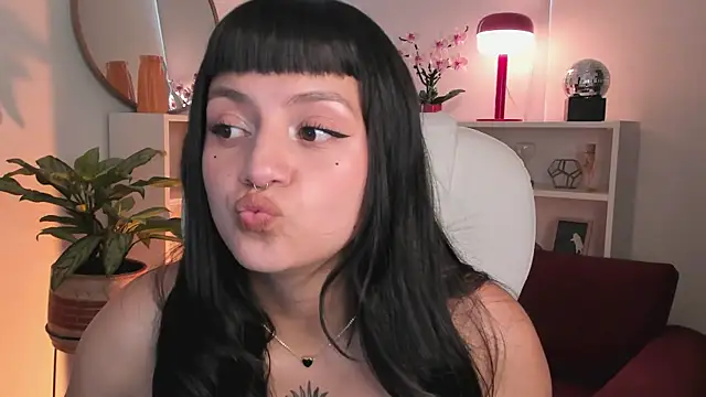 Snapshot of nahiapaws chatting on February 10, 2026, 9:08 pm nahiapaws online show from February 10, 2026, 9:08 pm