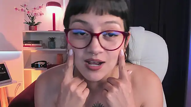 nahiapaws online show from March 18, 2026, 7:06 pm